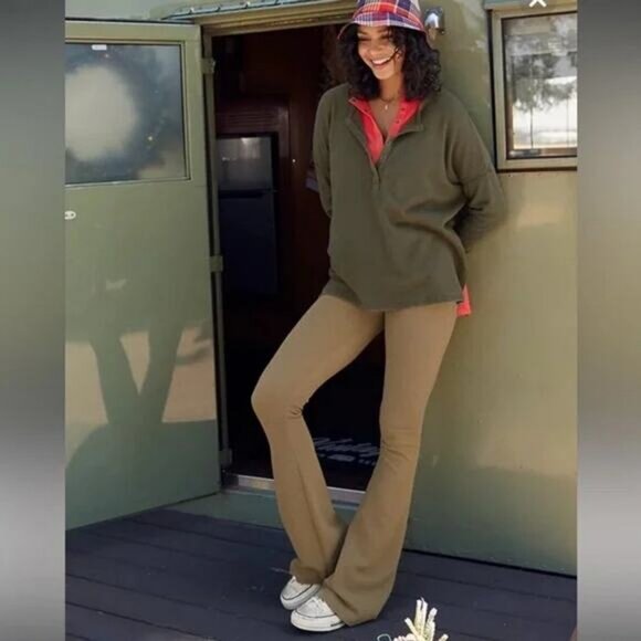 NWT OFFLINE PartyFavor High Waisted Flare Legging Pants Size Small Soft Stone - Picture 2 of 6